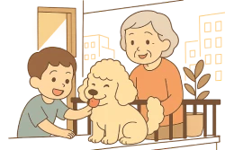 Ilustración caricaturesca horizontal con fondo transparente. Un Caniche Mediano color crema, de expresión alegre y proporciones tiernas, está sentado entre un niño pequeño que lo acaricia y una señora mayor que sonríe detrás. Están dentro de un departamento moderno, con una ventana grande que muestra siluetas de edificios, una planta de interior en maceta, parte de un sofá beige y una alfombra clara. El estilo es limpio, tierno y minimalista, sin texto ni sombras fuertes.